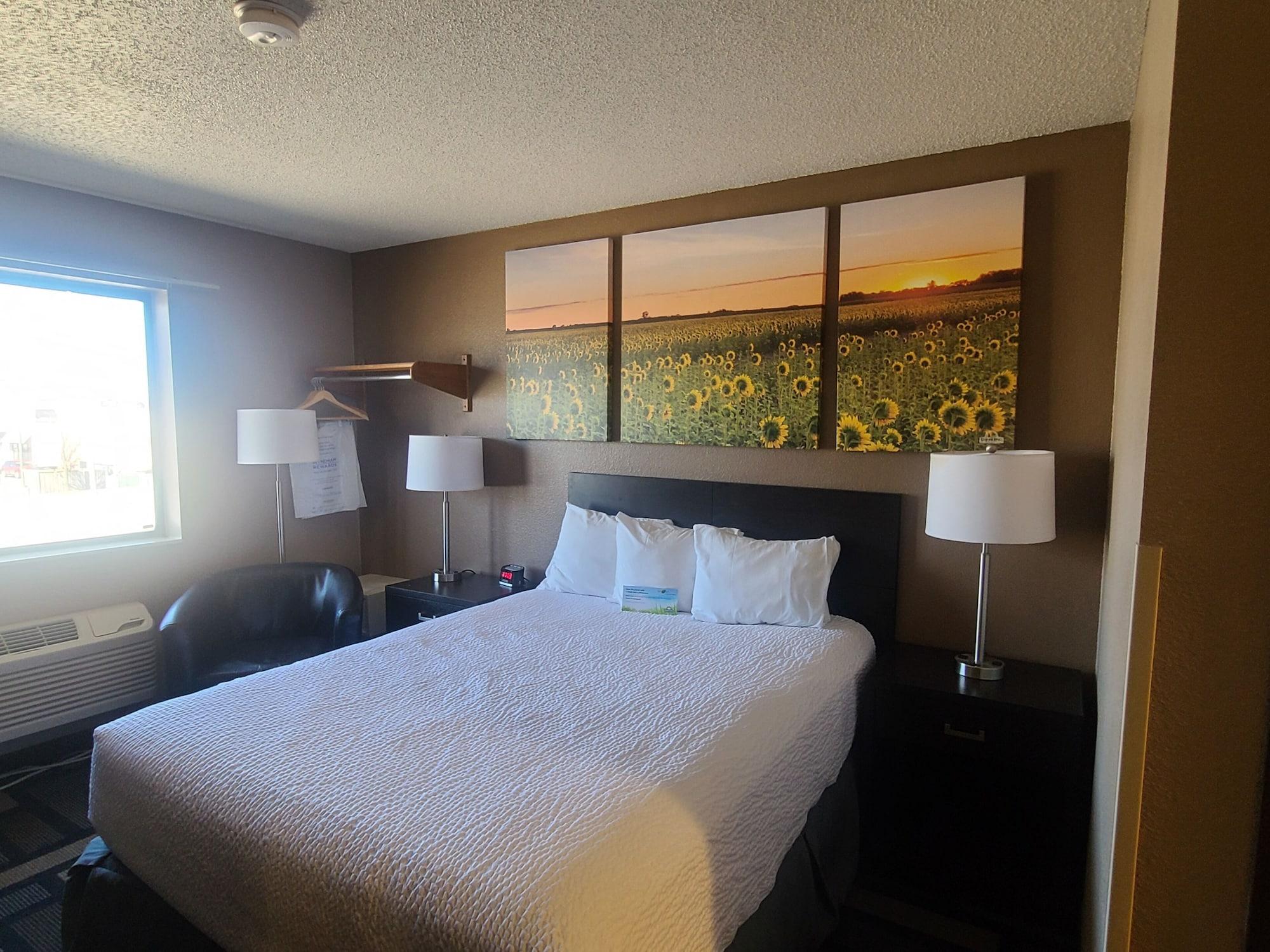Days Inn By Wyndham Watertown Bagian luar foto