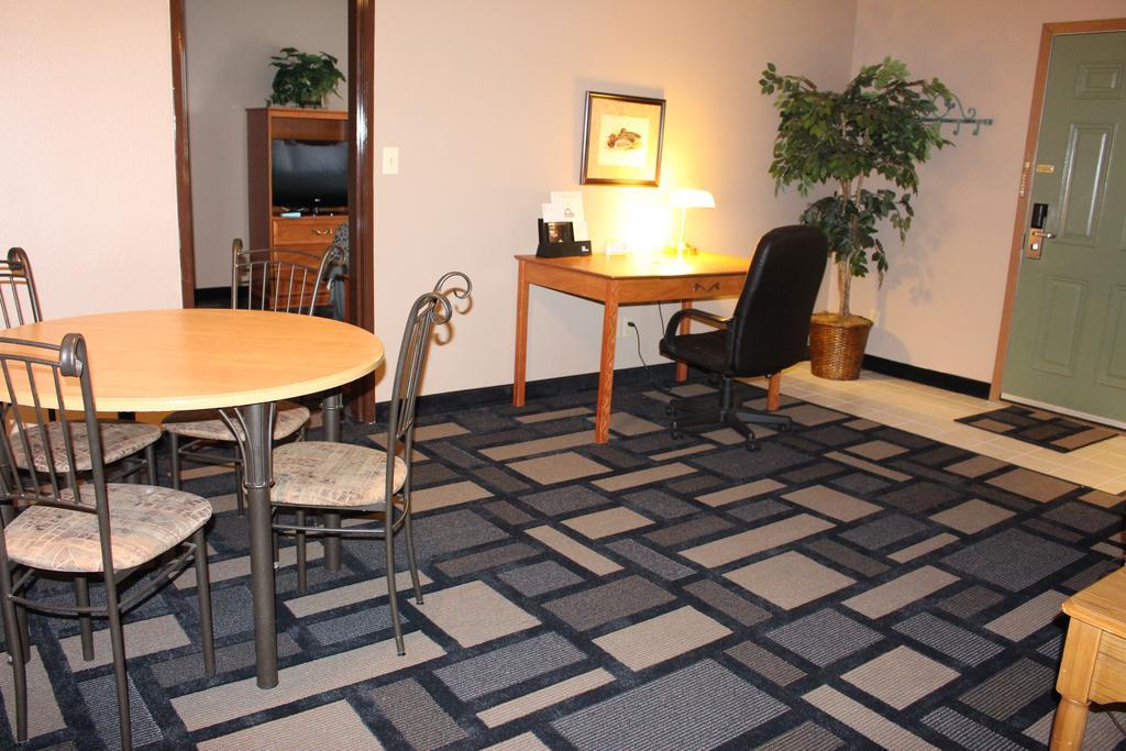 Days Inn By Wyndham Watertown Ruang foto