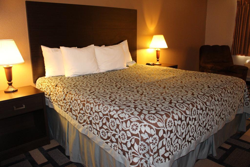 Days Inn By Wyndham Watertown Ruang foto