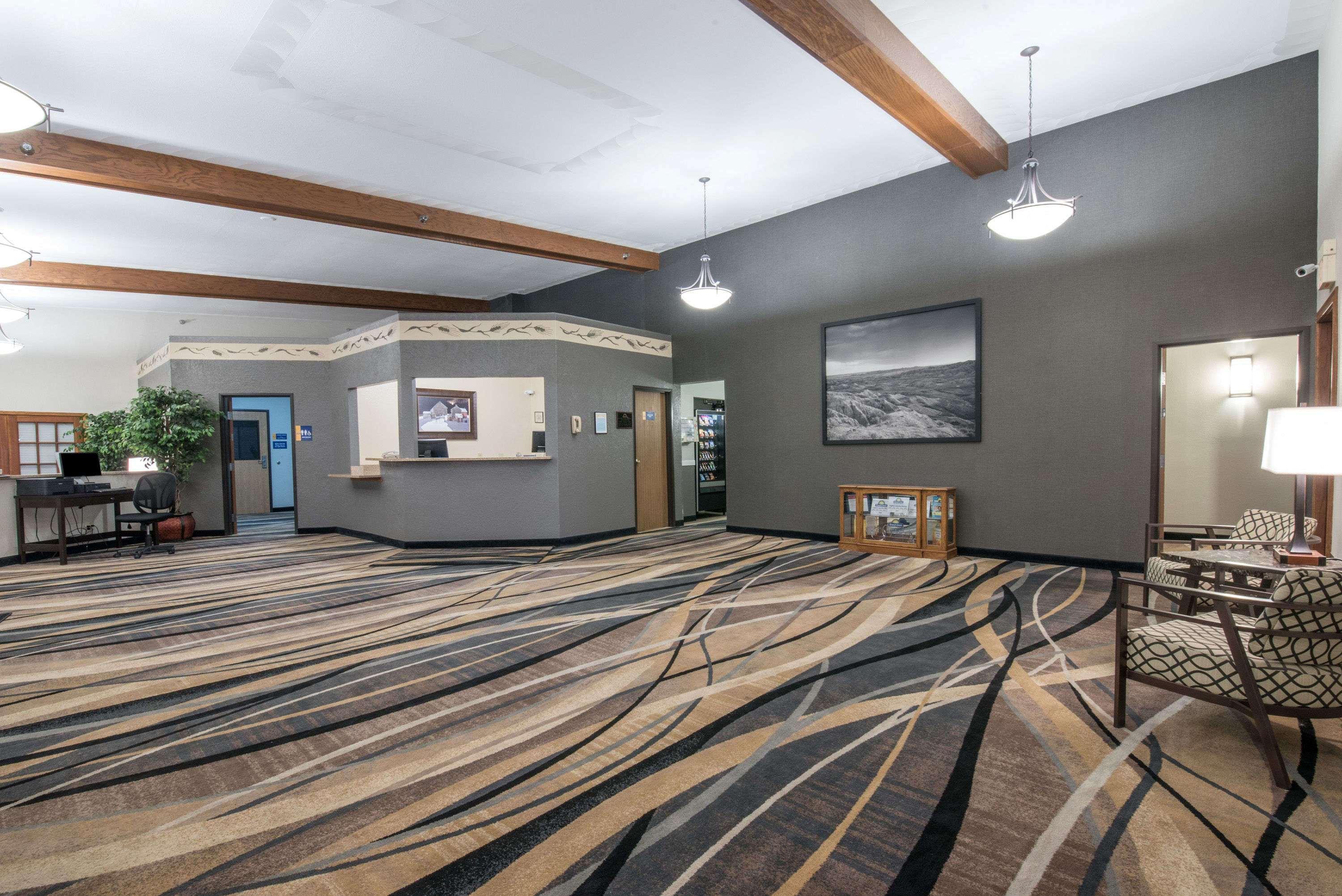 Days Inn By Wyndham Watertown Bagian luar foto